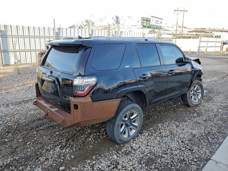 Photo 3 from auction – 2015 TOYOTA 4RUNNER with VIN JTEBU5JR1F5227163