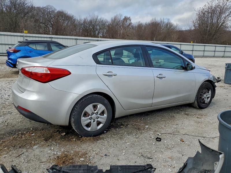 Photo 3 from auction – 2014 KIA FORTE LX with VIN KNAFK4A65E5174345