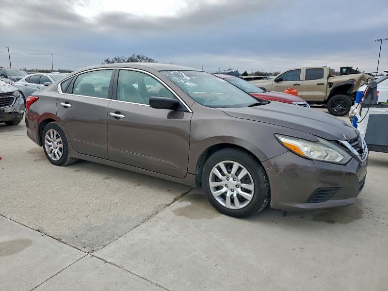 Photo 4 from auction – 2016 NISSAN ALTIMA 2.5 with VIN 1N4AL3AP8GC168816