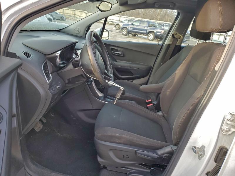 Photo 7 from auction – 2017 CHEVROLET TRAX LS with VIN 3GNCJNSB8HL282304