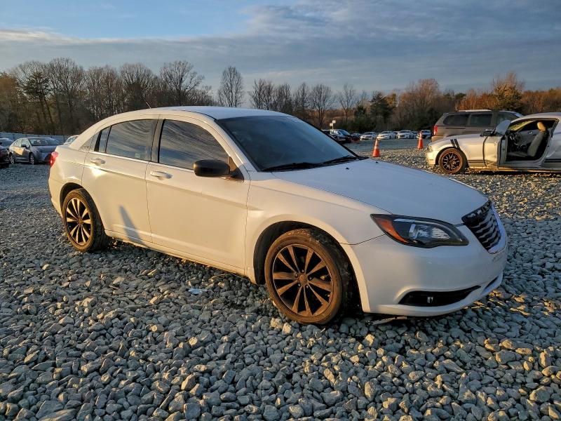Photo 4 from auction – 2013 CHRYSLER 200 with VIN 1C3CCBBB5DN729221