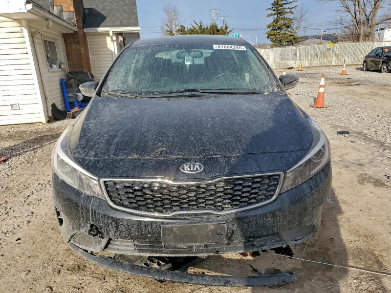 Photo 5 from auction – 2017 KIA FORTE LX with VIN KNAFK5A8XH5682158