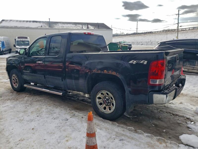 Photo 2 from auction – 2011 GMC SIERRA K15 with VIN 1GTR2VEA8BZ420300