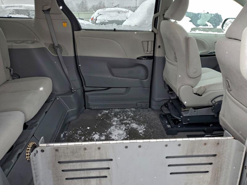 Photo 11 from auction – 2012 TOYOTA SIENNA LE with VIN 5TDKK3DC6CS235433
