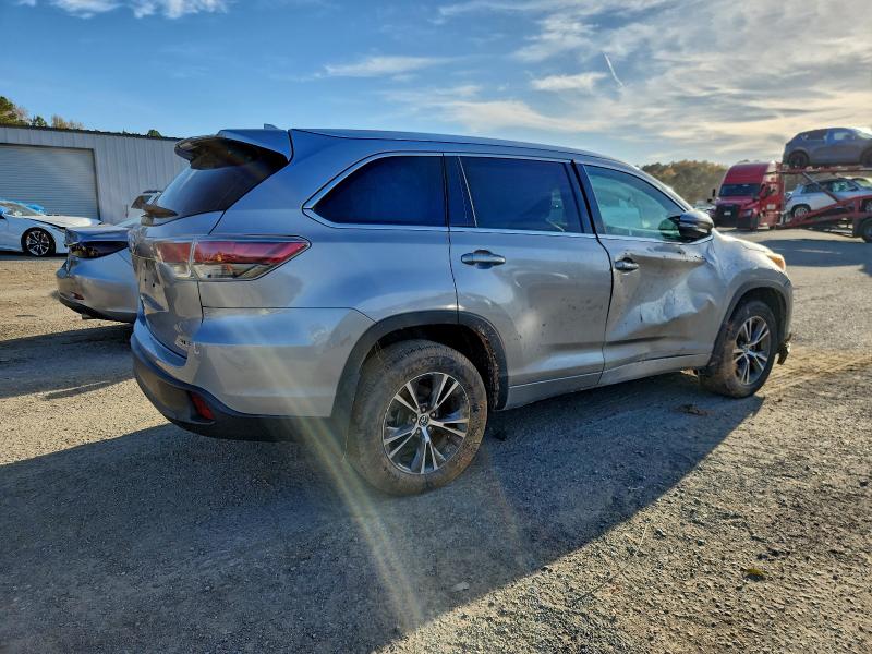 Photo 3 from auction – 2016 TOYOTA HIGHLANDER with VIN 5TDKKRFH9GS130421