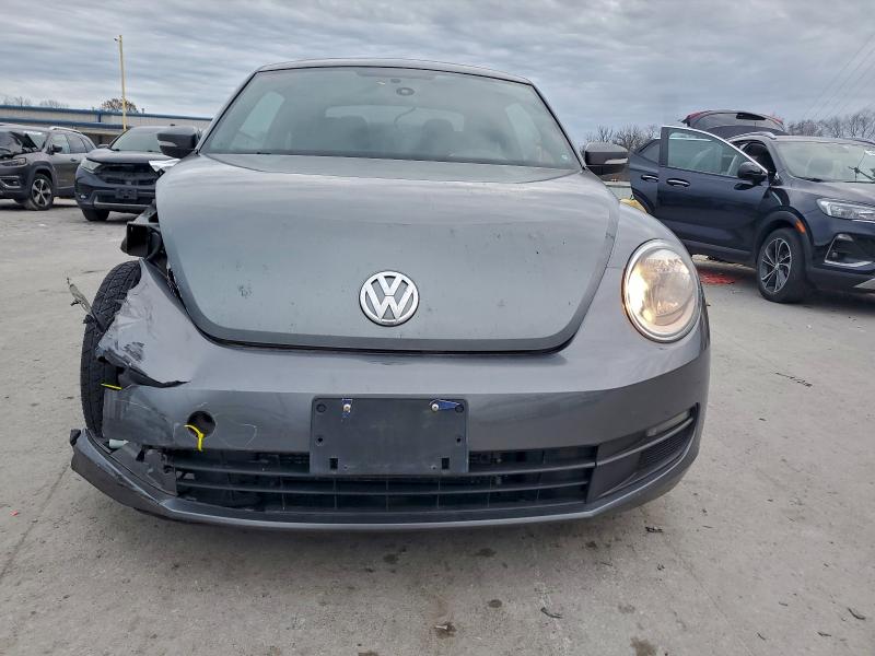 Photo 5 from auction – 2012 VOLKSWAGEN BEETLE with VIN 3VWJP7AT7CM631795
