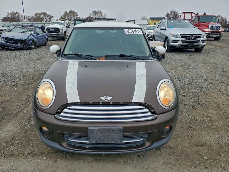 Photo 5 from auction – 2011 MINI COOPER with VIN WMWSU3C58BT092396