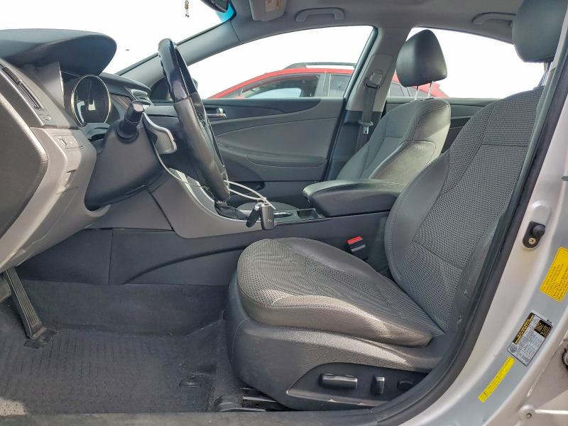 Photo 7 from auction – 2011 HYUNDAI SONATA SE with VIN 5NPEC4AB2BH202039