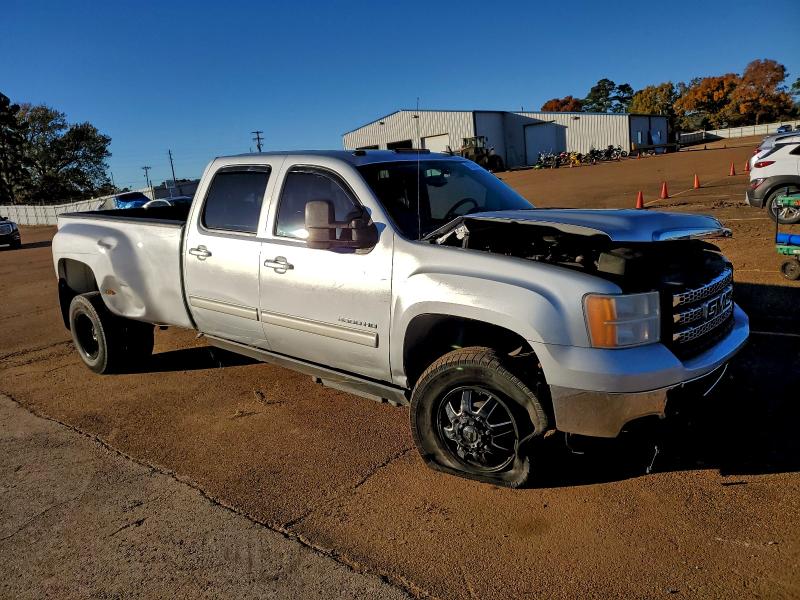 Photo 4 from auction – 2012 GMC SIERRA K35 with VIN 1GT424C84CF243638