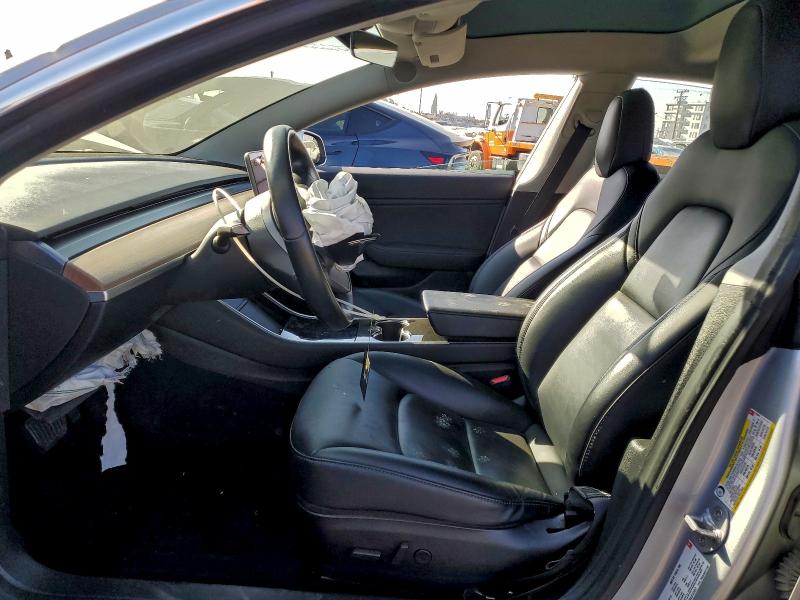Photo 7 from auction – 2018 TESLA MODEL 3 with VIN 5YJ3E1EBXJF131017