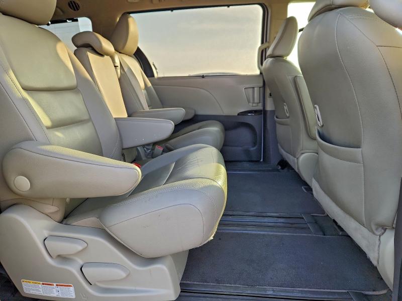 Photo 11 from auction – 2020 TOYOTA SIENNA XLE with VIN 5TDYZ3DC0LS084675
