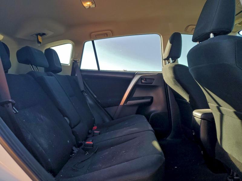 Photo 11 from auction – 2018 TOYOTA RAV4 LE with VIN JTMZFREV0JJ744157