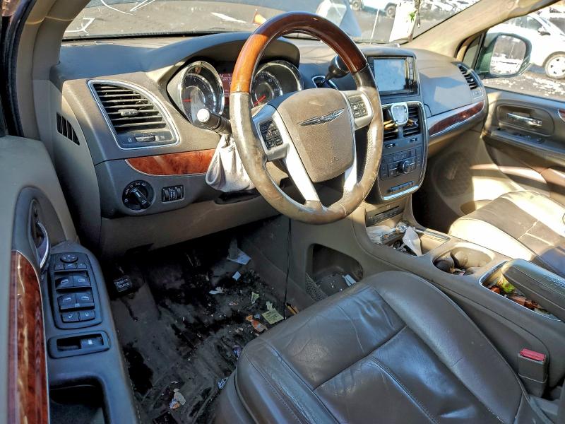 Photo 8 from auction – 2014 CHRYSLER TOWN & COU with VIN 2C4RC1GG9ER371890