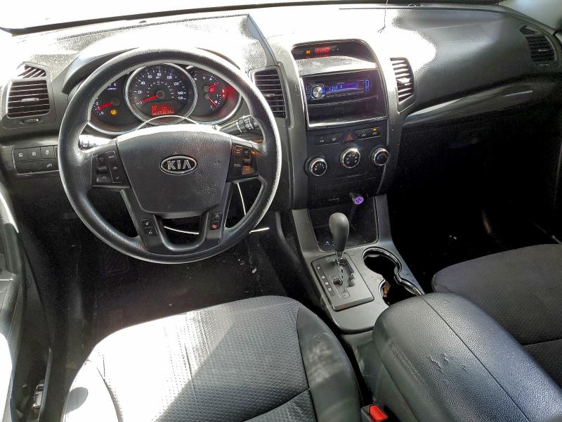 Photo 8 from auction – 2012 KIA SORENTO with VIN 5XYKT3A24CG309499