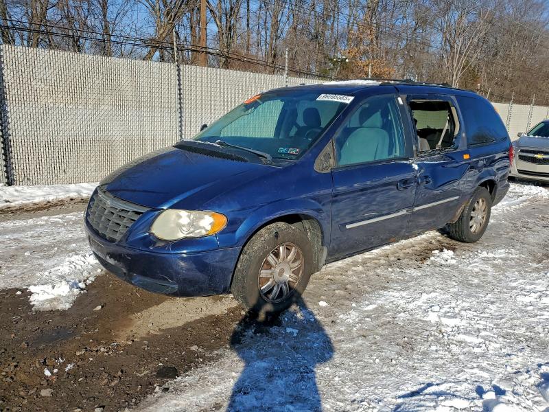 CHRYSLER TOWN & COU 2005 with VIN 2C4GP54L75R376896 - Photo from auction