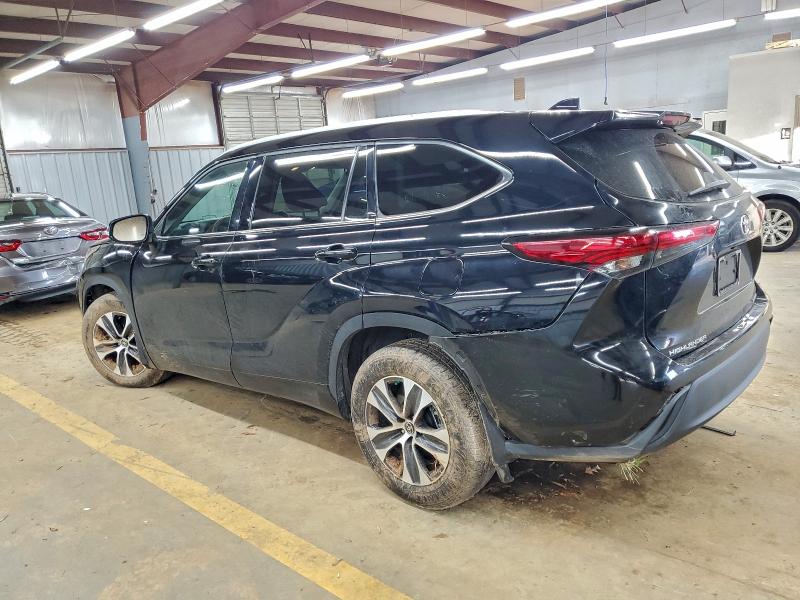 Photo 2 from auction – 2022 TOYOTA HIGHLANDER with VIN 5TDGZRBH9NS228319