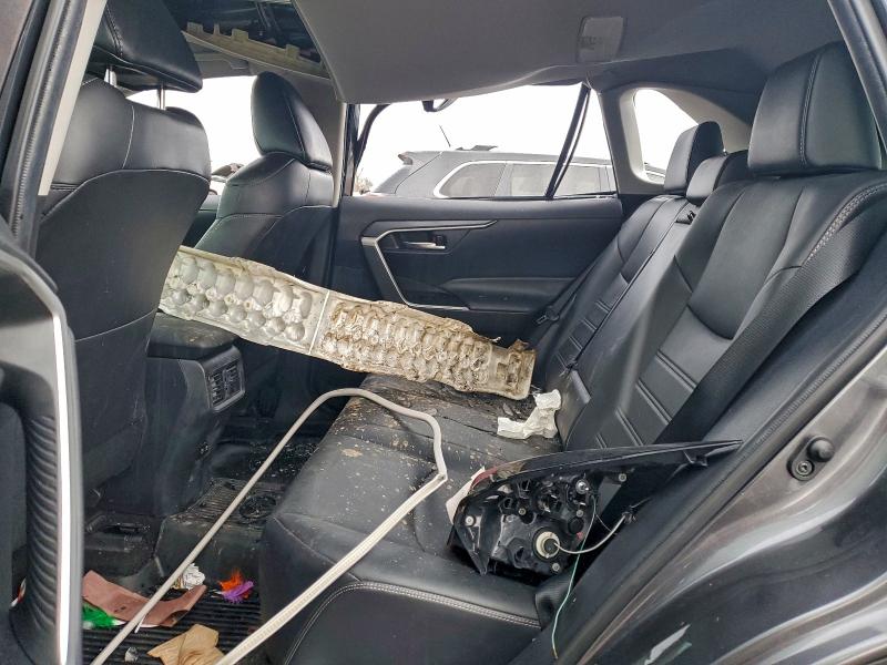 Photo 11 from auction – 2020 TOYOTA RAV4 XLE P with VIN 2T3A1RFV7LC063395