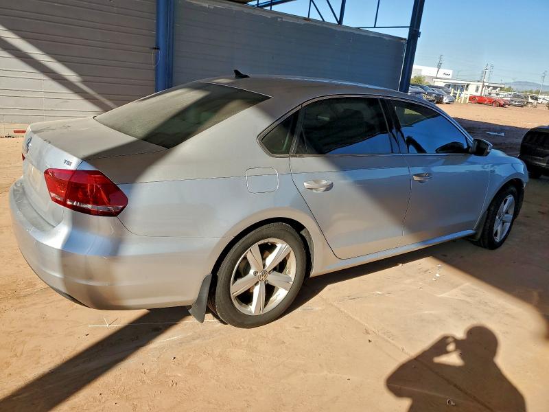 Photo 3 from auction – 2015 VOLKSWAGEN PASSAT S with VIN 1VWAT7A39FC098401