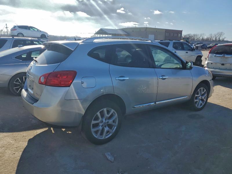 Photo 3 from auction – 2013 NISSAN ROGUE S with VIN JN8AS5MV1DW119751