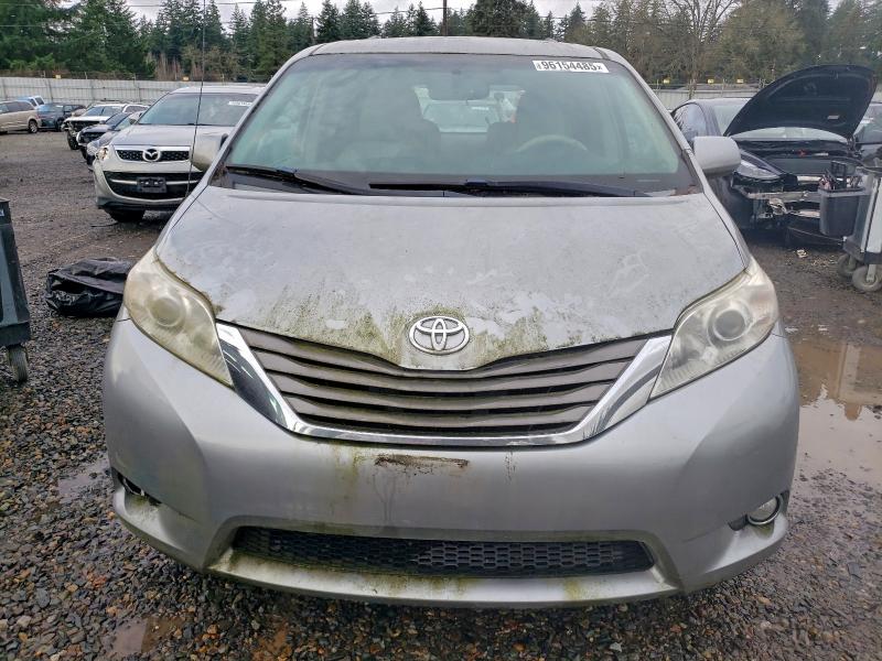 Photo 5 from auction – 2011 TOYOTA SIENNA with VIN 5TDYK3DC1BS017800