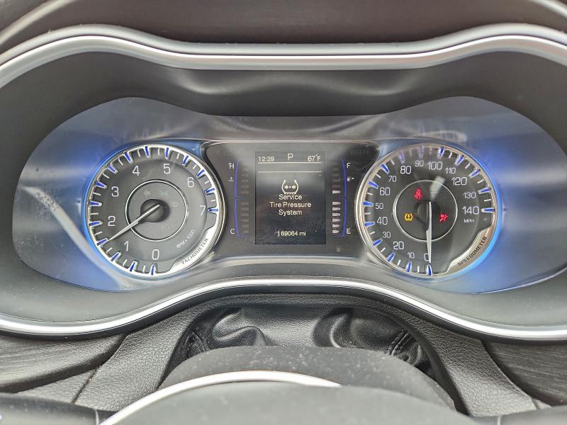Photo 9 from auction – 2015 CHRYSLER 200 LIMITE with VIN 1C3CCCAB8FN594276