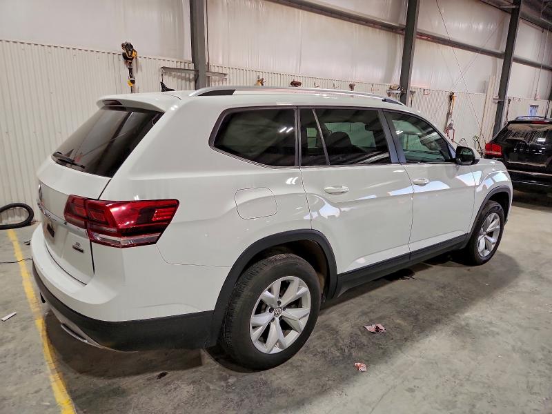 Photo 3 from auction – 2018 VOLKSWAGEN ATLAS SE with VIN 1V2LR2CA2JC589005