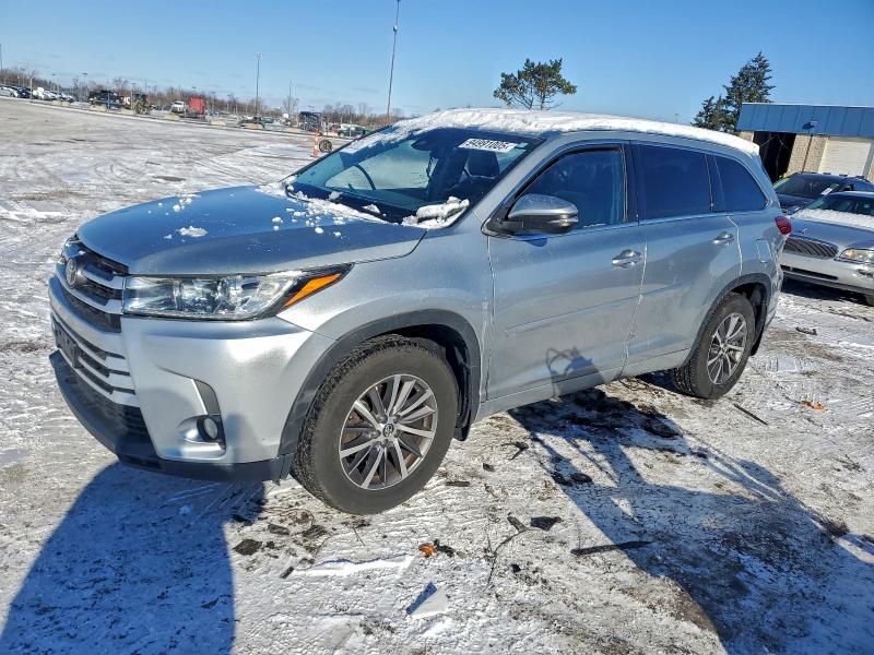 TOYOTA HIGHLANDER 2017 with VIN 5TDJZRFH4HS432885 - Photo from auction