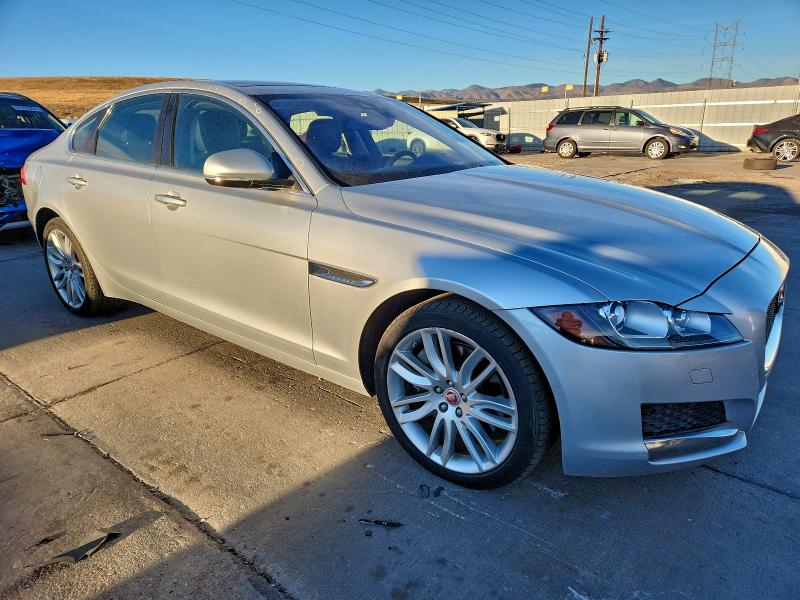 Photo 4 from auction – 2016 JAGUAR XF PRESTIG with VIN SAJBK4BV7GCY12201