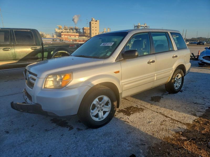HONDA PILOT LX 2006 with VIN 5FNYF28136B017606 - Photo from auction