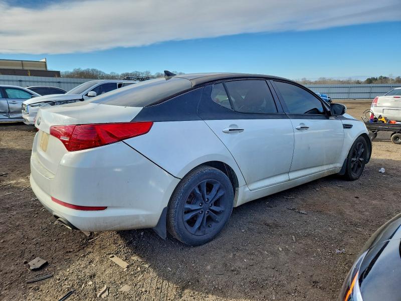 Photo 3 from auction – 2013 KIA OPTIMA EX with VIN 5XXGN4A72DG112869