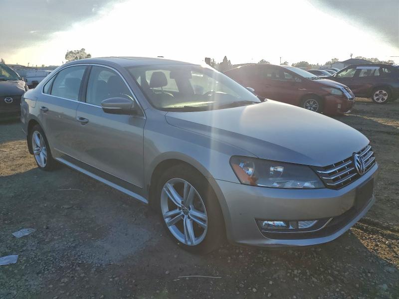Photo 4 from auction – 2014 VOLKSWAGEN PASSAT SEL with VIN 1VWCN7A3XEC092723