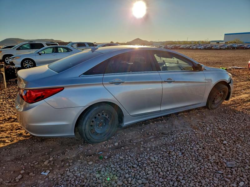 Photo 3 from auction – 2013 HYUNDAI SONATA GLS with VIN 5NPEB4AC4DH741079