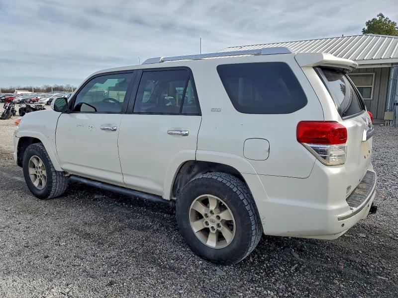 Photo 2 from auction – 2011 TOYOTA 4RUNNER SR with VIN JTEBU5JR6B5067680