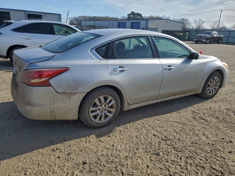 Photo 3 from auction – 2013 NISSAN ALTIMA 2.5 with VIN 1N4AL3AP9DN526361
