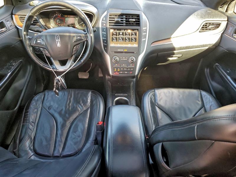 Photo 8 from auction – 2017 LINCOLN MKC SELECT with VIN 5LMCJ2D94HUL61193