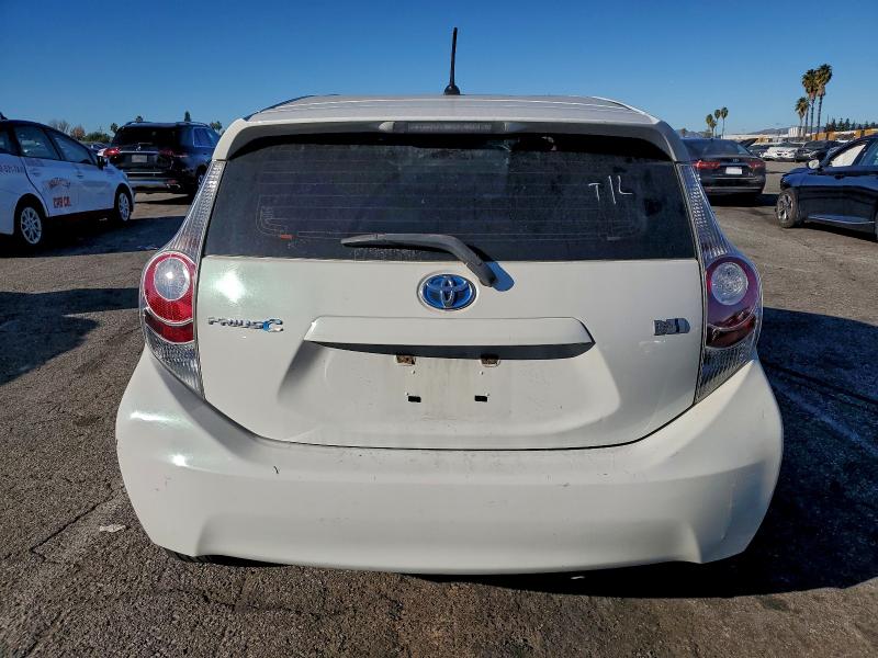Photo 6 from auction – 2014 TOYOTA PRIUS C with VIN JTDKDTB31E1069285