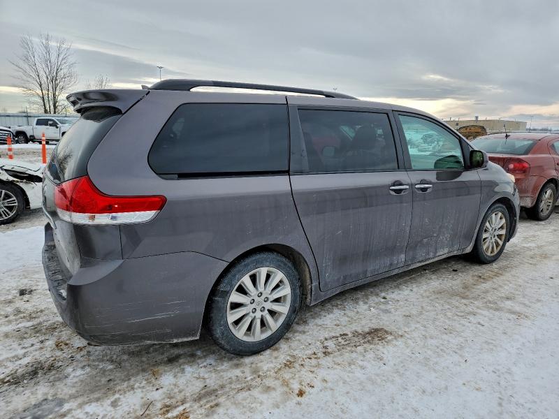 Photo 3 from auction – 2012 TOYOTA SIENNA XLE with VIN 5TDDK3DC7CS043236