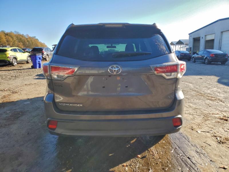 Photo 6 from auction – 2016 TOYOTA HIGHLANDER with VIN 5TDZARFH2GS018545