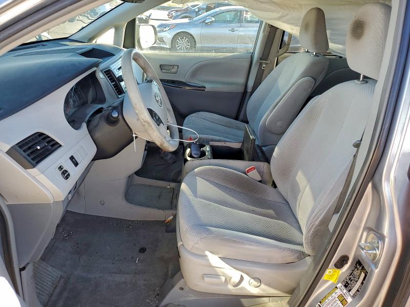 Photo 7 from auction – 2013 TOYOTA SIENNA LE with VIN 5TDKK3DC8DS283825