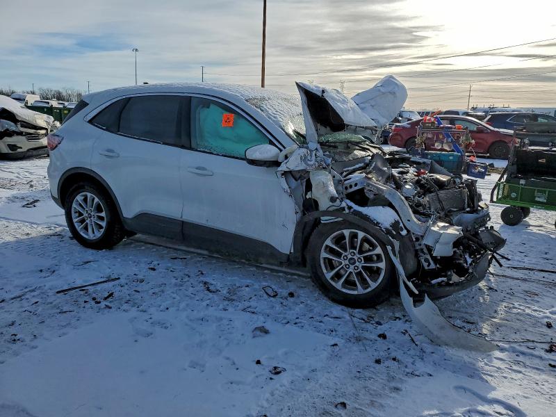 Photo 4 from auction – 2020 FORD ESCAPE SE with VIN 1FMCU9G67LUB63365