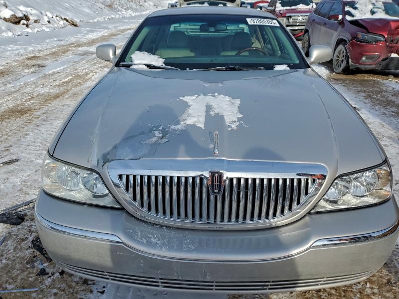 Photo 5 from auction – 2008 LINCOLN TOWN CAR S with VIN 2LNHM82V28X657681