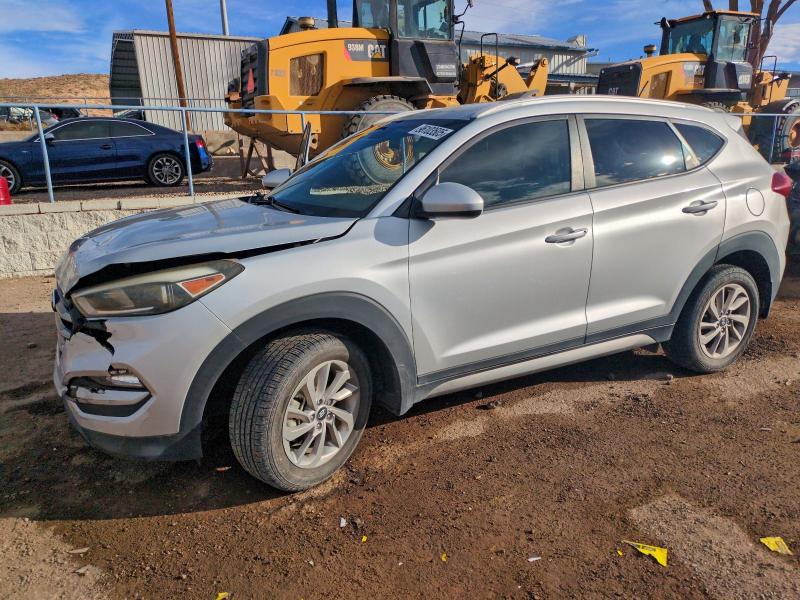 HYUNDAI TUCSON 2017 with VIN KM8J33A4XHU294697 - Photo from auction