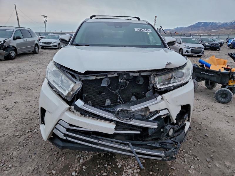 Photo 5 from auction – 2017 TOYOTA HIGHLANDER with VIN 5TDJZRFH7HS398229