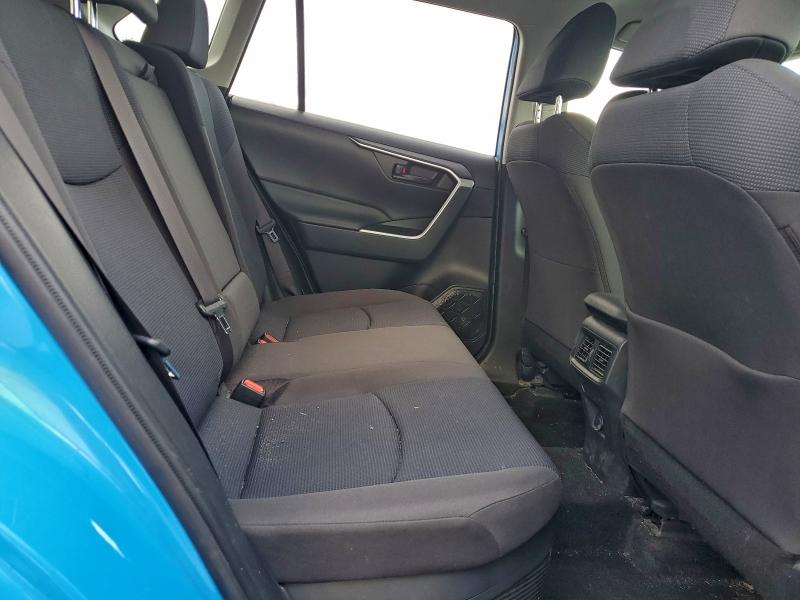 Photo 11 from auction – 2019 TOYOTA RAV4 LE with VIN JTMMWRFV4KJ005366