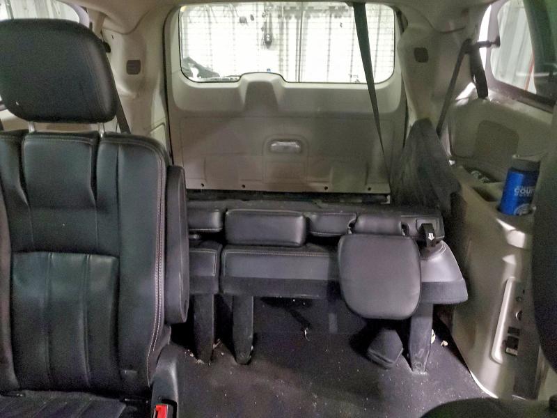 Photo 10 from auction – 2015 CHRYSLER TOWN & COU with VIN 2C4RC1BG7FR561325