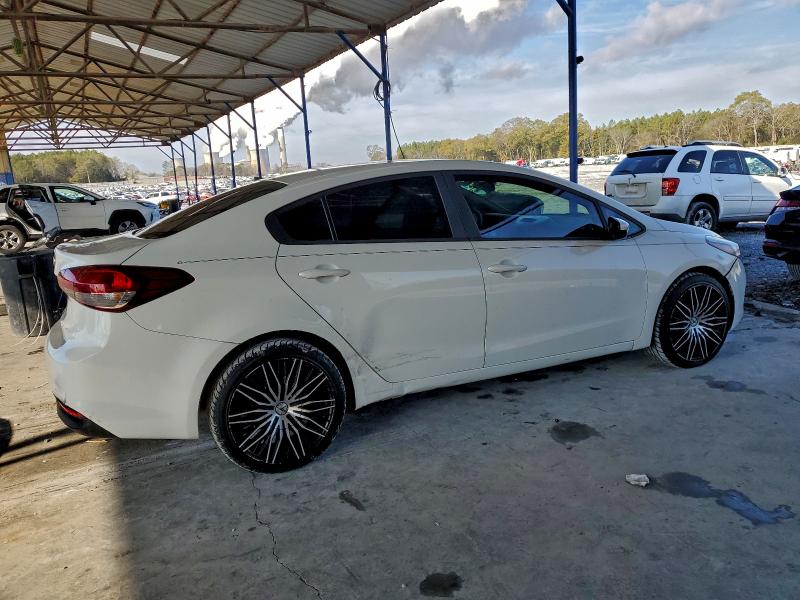 Photo 3 from auction – 2017 KIA FORTE LX with VIN 3KPFK4A73HE057318