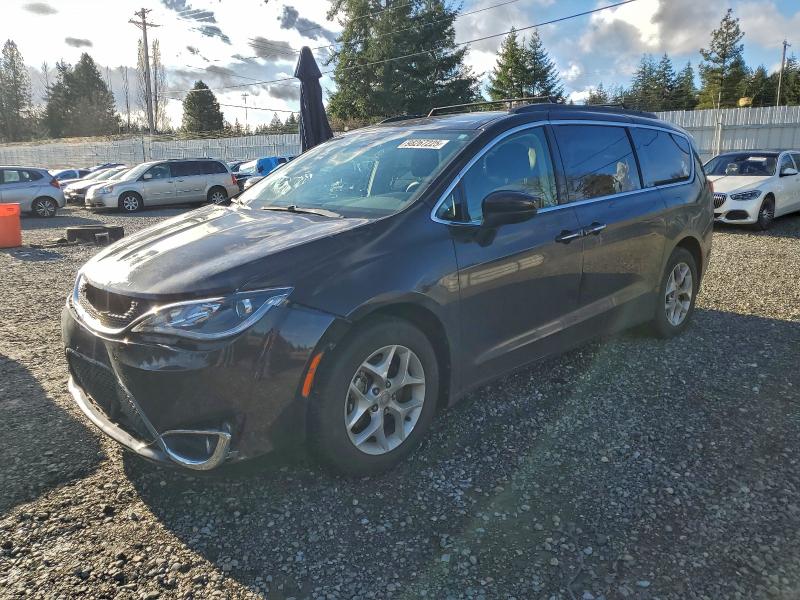 CHRYSLER PACIFICA T 2017 with VIN 2C4RC1BG1HR788433 - Photo from auction