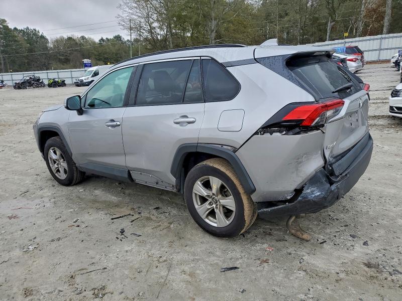 Photo 2 from auction – 2020 TOYOTA RAV4 XLE with VIN 2T3W1RFV3LC068406
