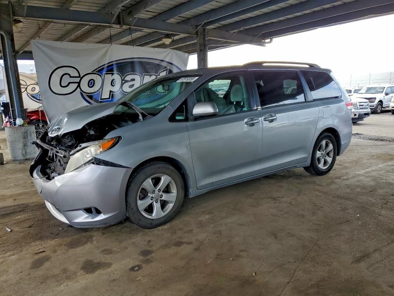 TOYOTA SIENNA 2014 with VIN 5TDKK3DCXES438912 - Photo from auction