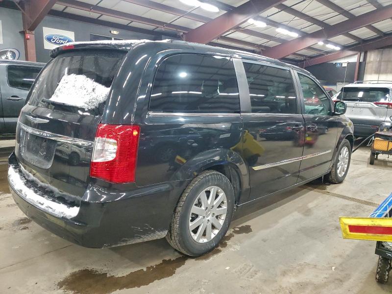 Photo 3 from auction – 2015 CHRYSLER TOWN & COU with VIN 2C4RC1BG1FR699989